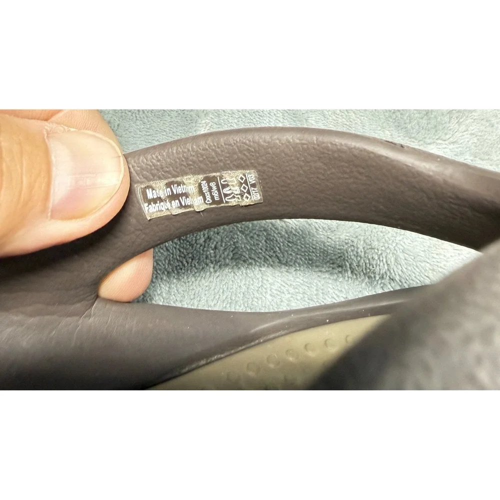 Crocs Sanrah Flip Flops Womens 8 Brown Wedge Sandals Thong Comfort